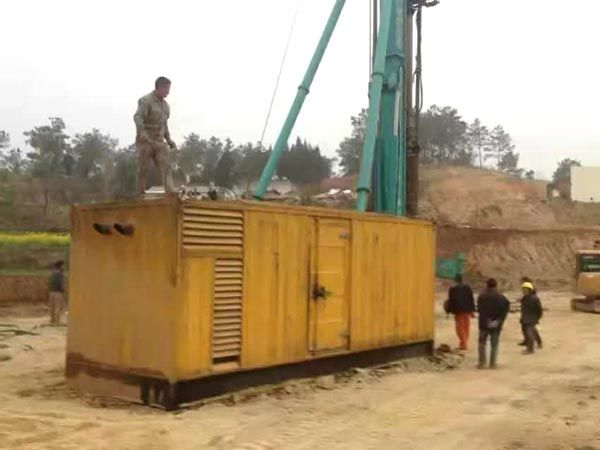 左贡如何判断水冷式机油散热器密封件是否需要更换?